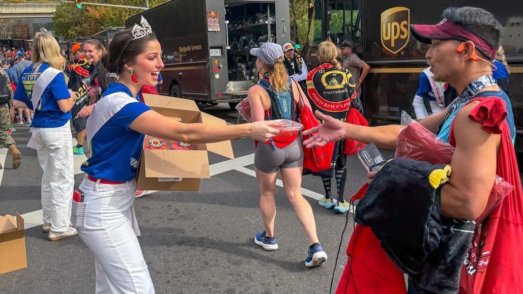 National Watermelon Board Distributes Watermelon to 50th Anniversary Marine Corps Marathon Runners